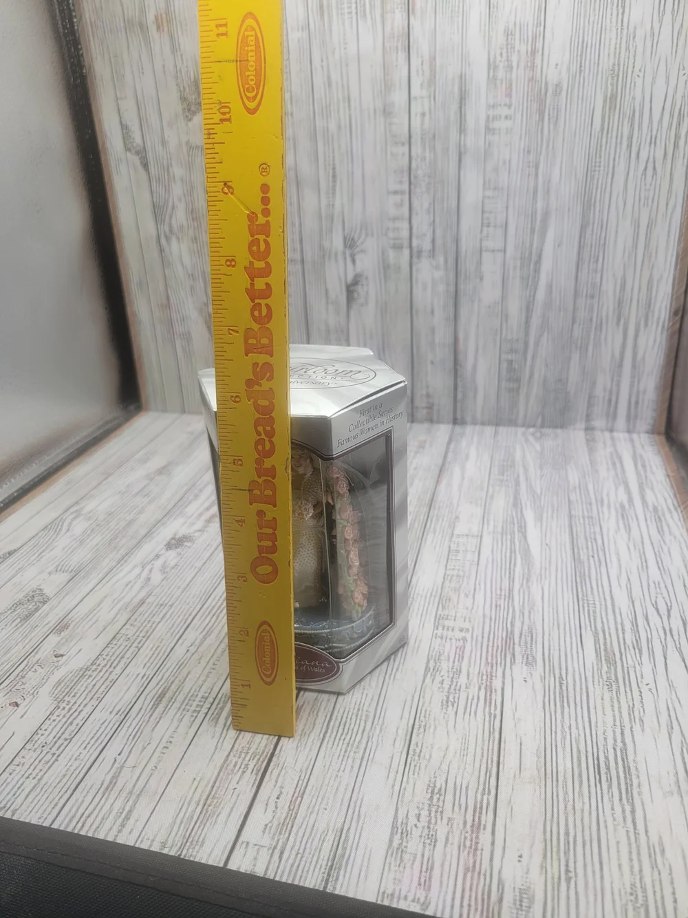 Diana Princess of Wales Collectible Figure Christmas Ornament. New In Box